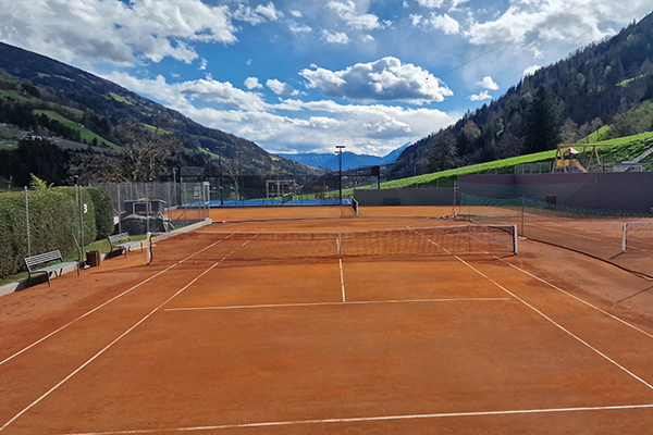 Travel report tennis hotel sonnenalm tennis court