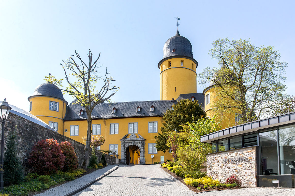 Tennis Hotel Montabaur Castle View 1200x800