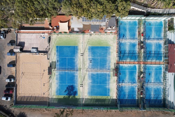 Tennis- und Padelurlaub im Vulcano Sports Tennis &amp; Padel ... Bild 1