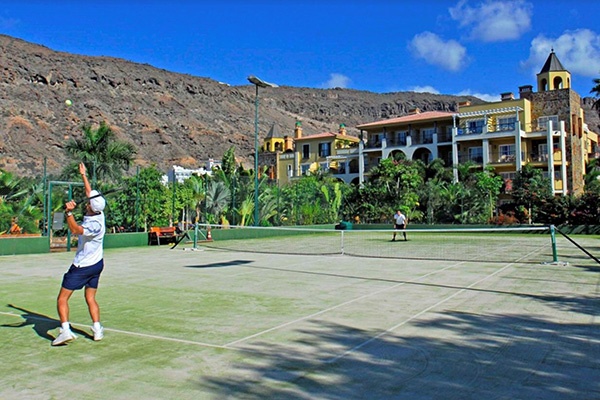 Tennis camps with Monika Cerna at the Cordial Hotel Mogán Playa