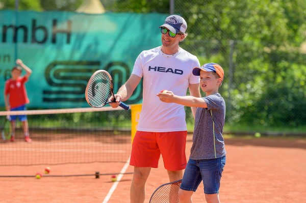Autumn sports and tennis camp for kids on Lake Constance