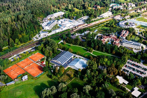 Tennis &amp; thermal baths in the Tennishotel Karawankenhof