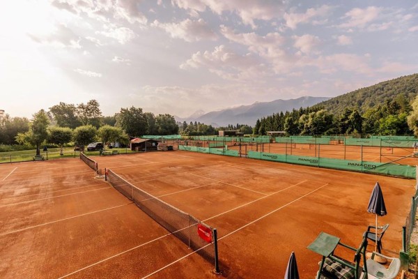 Tennis &amp; thermal baths in the Tennishotel Karawankenhof